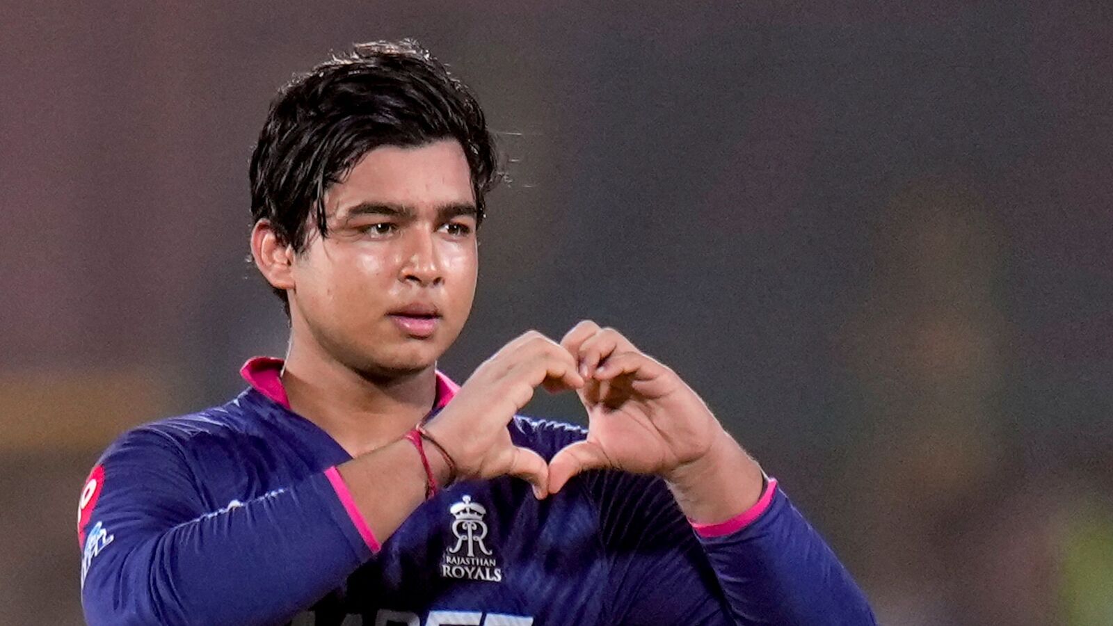 ‘I charge money to click photos’: Rajasthan Royals youngster plays hilarious prank on kids; watch viral video